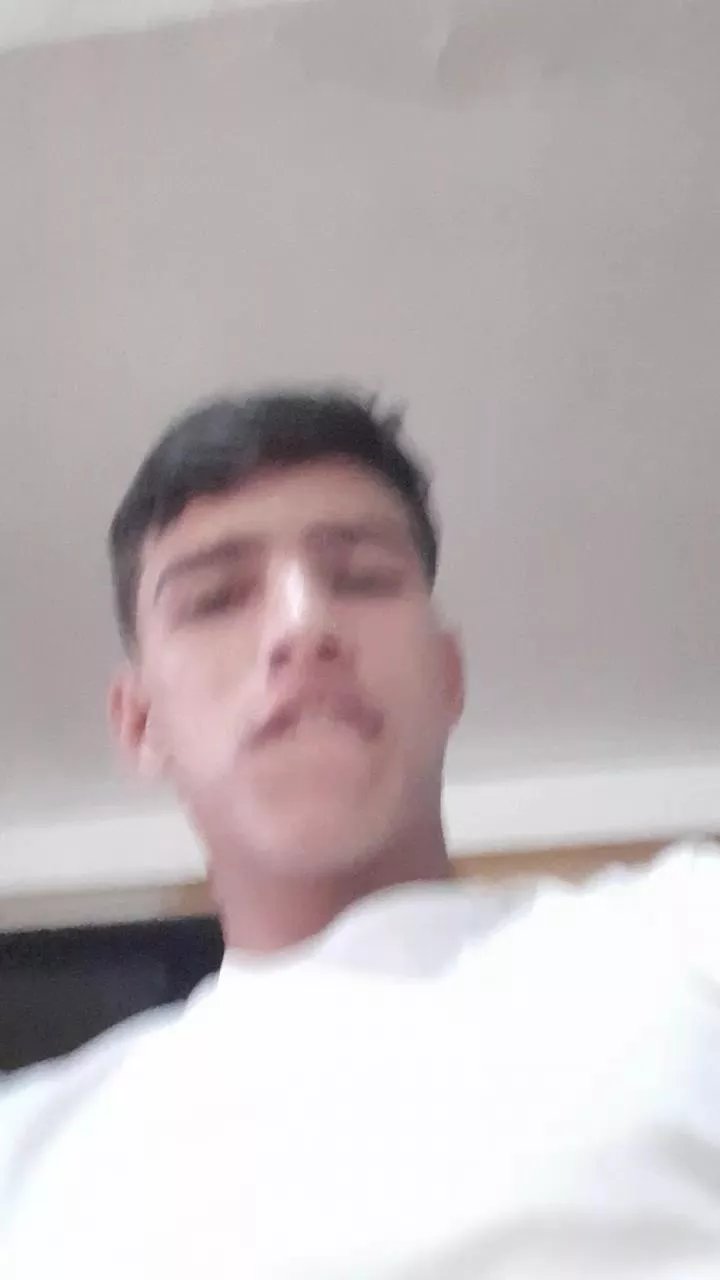 Offline your_latin_cock on Cam4