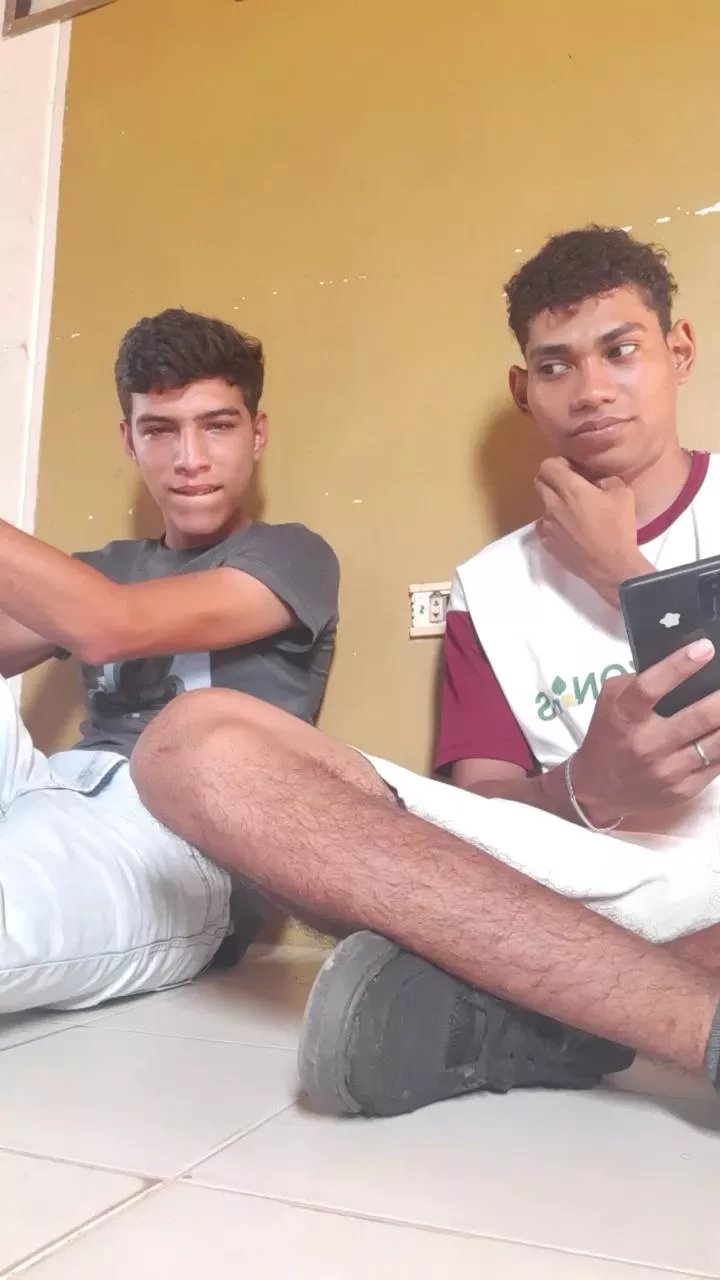 Offline your_latin_cock on Cam4