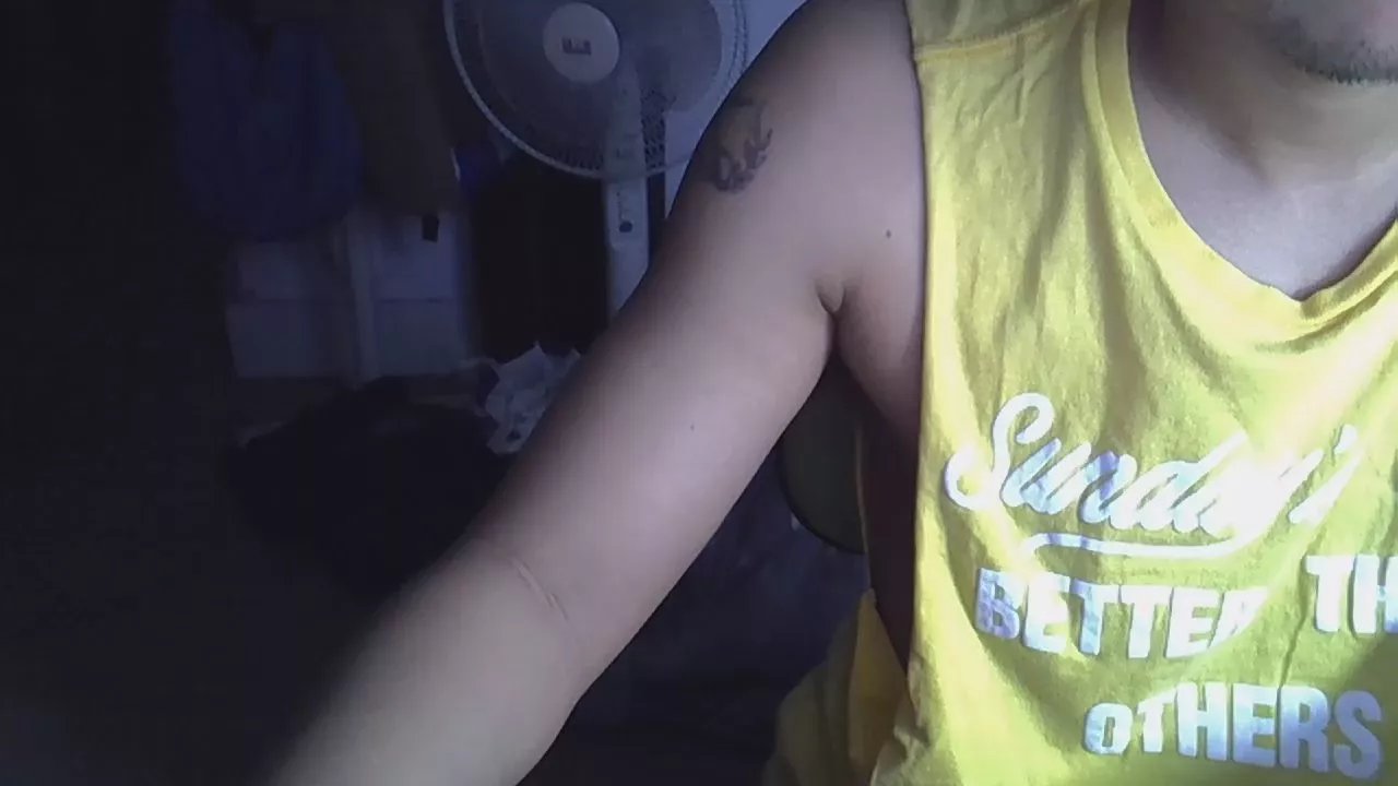 Offline yucheliu69 on Cam4