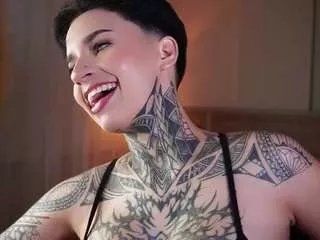 Freechat alicee-love on CamSoda