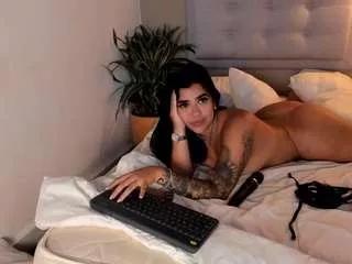 ambarphoenix on CamSoda 