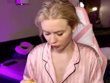 aleksalore on Chaturbate 