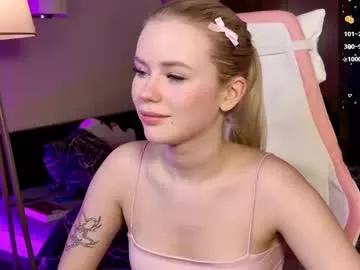 aleksalore on Chaturbate 