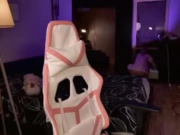 aleksalore on Chaturbate 