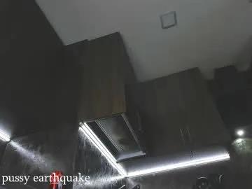 Discover cute stripper Alisaxfox alisaxfox from Chaturbate