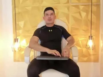 andrewstelee on Chaturbate