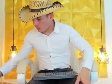 andrewstelee on Chaturbate