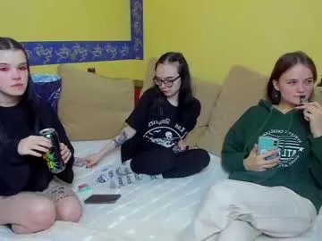 Freechat best_trip on Chaturbate