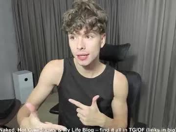 Watch sweet slut Calvin_loves_you calvin_loves_you from Chaturbate