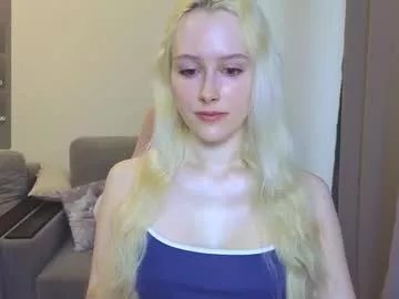 Freechat caseylabow on Chaturbate