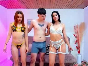 Freechat dolls_wallen on Chaturbate