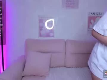 Freechat fluffy_rose on Chaturbate