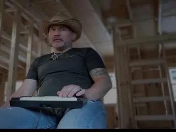 Freechat fuckadilf on Chaturbate