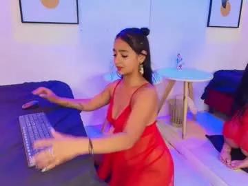 Freechat katty_rounds on Chaturbate