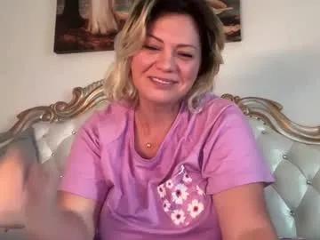 Freechat kiradivine on Chaturbate