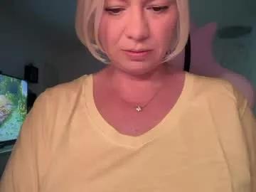 Freechat kiradivine on Chaturbate