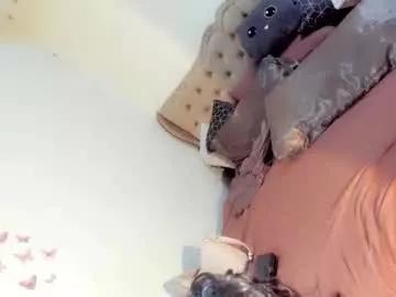 lalisaslut69 on Chaturbate 