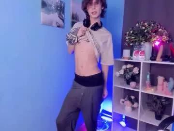 Discover slutty camslut Leo_bensyten leo_bensyten from Chaturbate