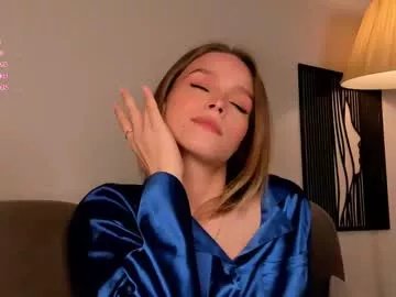 lipswithsweetonthem on Chaturbate