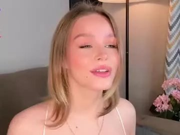 lipswithsweetonthem on Chaturbate