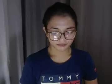 lovely_laura09 on Chaturbate