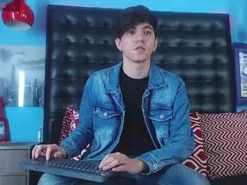 Freechat matteo12_ on Chaturbate