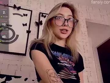 mynameisnikki_ on Chaturbate