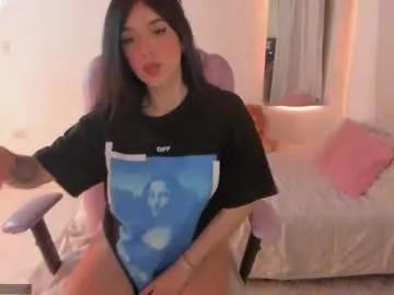 Freechat pau_cute on Chaturbate