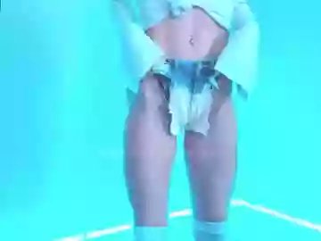 Freechat petitebrat on Chaturbate