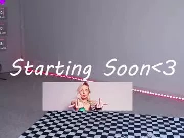 Freechat petitebrat on Chaturbate