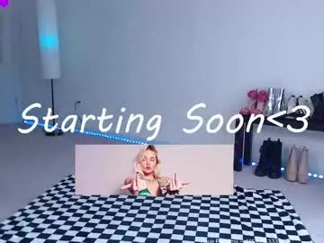 Freechat petitebrat on Chaturbate