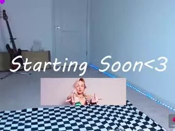 Freechat petitebrat on Chaturbate