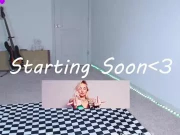 Freechat petitebrat on Chaturbate