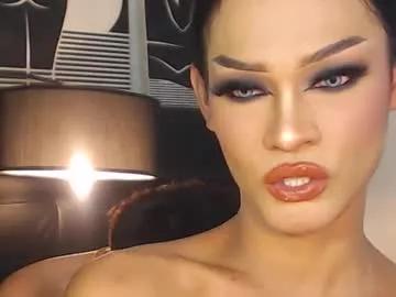 Freechat queenvalentinats on Chaturbate