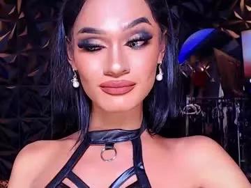 Freechat queenvalentinats on Chaturbate