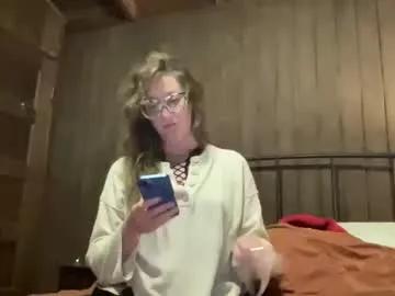 rubywavesback on Chaturbate