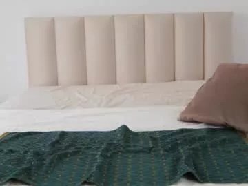 saradiamond01 on Chaturbate 