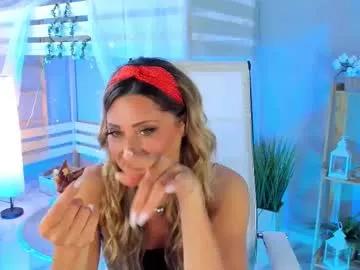 sarahholly on Chaturbate