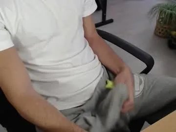 swetlittleboy4u on Chaturbate