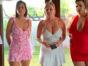 Freechat tunderose on Chaturbate