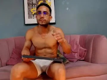 vans_ross — Vans_Ross Sexy | Muscle and horny is online now  - Goal: show my feet  #bigcock #latino #new #muscle #cum