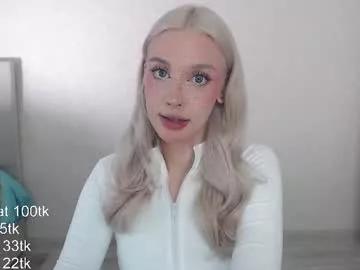 Freechat vickyfuckingdoll on Chaturbate