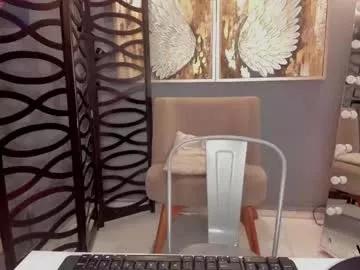 Freechat vienah on Chaturbate