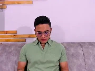 web_gammer_ on Chaturbate