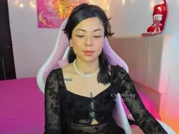 x_moonshine on Chaturbate