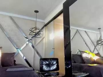 yiyo10_ on Chaturbate 