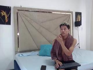 alessandro_jayden_jacob on Flirt4Free 