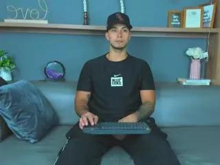 brandon_flex on Flirt4Free 