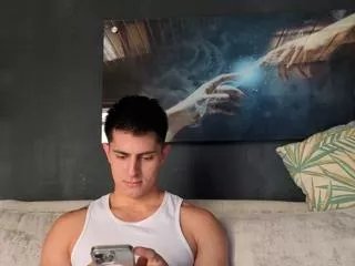 Offline crhistian_dereckk on Flirt4Free