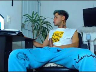 derryck on Flirt4Free 
